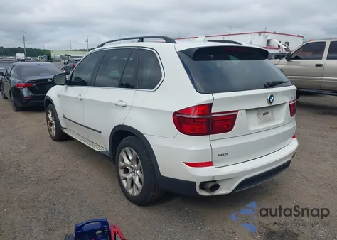 2013 BMW X5 xDrive35I/xDrive35I Premium/xDrive35I Sport Activity z USA, uszkodzony, nr VIN 5UXZV4C59D0E04669